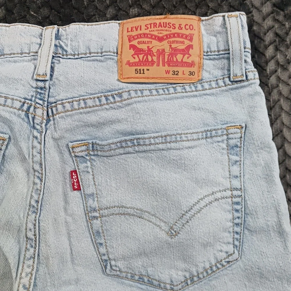 Levis there discrepancy